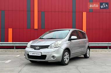 Хетчбек Nissan Note 2013 в  фото 4 Хетчбек Nissan Note 2013 в