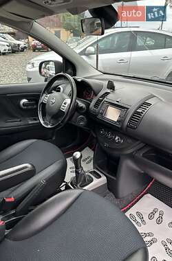 Хэтчбек Nissan Note 2013 в 