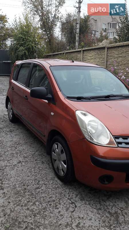 Хэтчбек Nissan Note 2006 в Запорожье фото 2 Хэтчбек Nissan Note 2006 в Запорожье