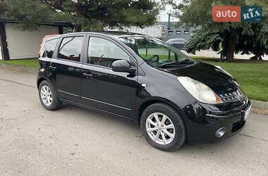 Хэтчбек Nissan Note 2007 в 