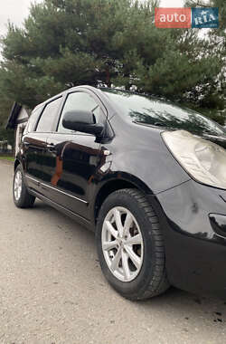 Хэтчбек Nissan Note 2007 в 