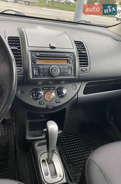 Хэтчбек Nissan Note 2007 в 