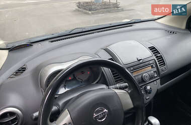 Хэтчбек Nissan Note 2007 в 