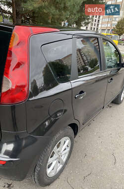 Хэтчбек Nissan Note 2007 в 
