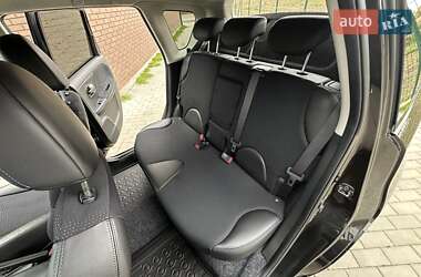 Хэтчбек Nissan Note 2012 в 