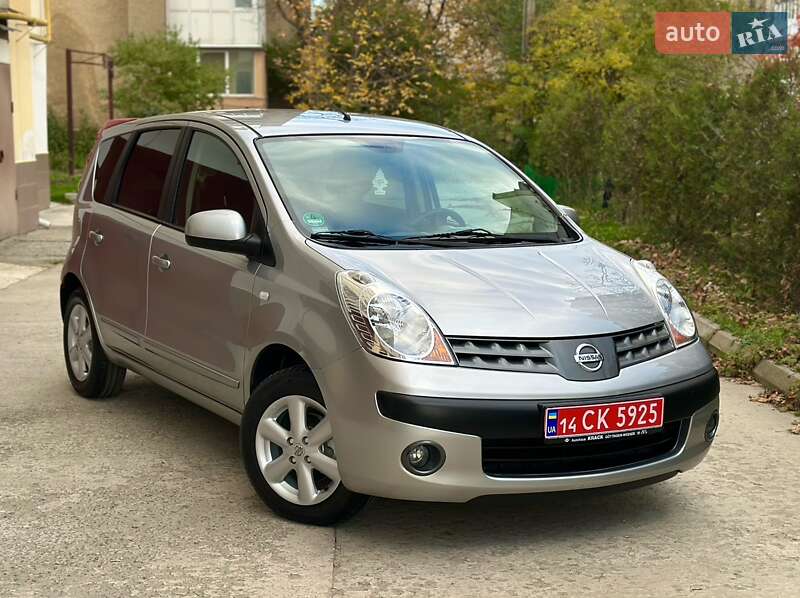 Хэтчбек Nissan Note 2006 в 