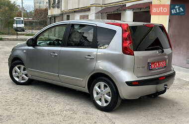 Хэтчбек Nissan Note 2006 в 