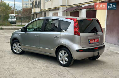 Хэтчбек Nissan Note 2006 в 