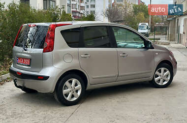 Хэтчбек Nissan Note 2006 в 