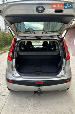 Хэтчбек Nissan Note 2006 в 