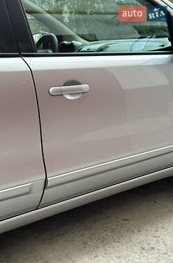 Хэтчбек Nissan Note 2006 в 