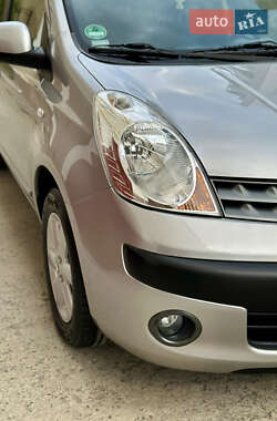 Хэтчбек Nissan Note 2006 в 