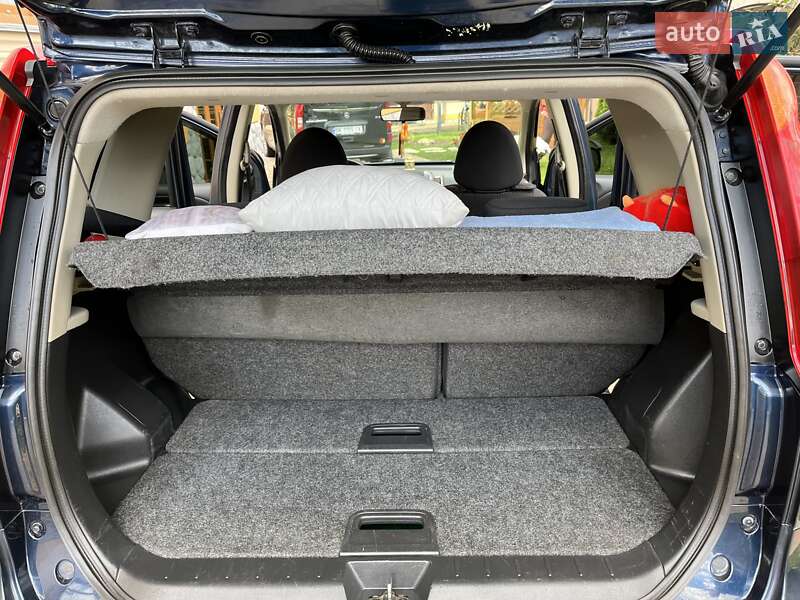 Хэтчбек Nissan Note 2008 в Ровно