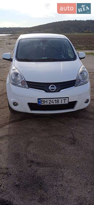 Хэтчбек Nissan Note 2010 в Доброславе фото 2 Хэтчбек Nissan Note 2010 в Доброславе