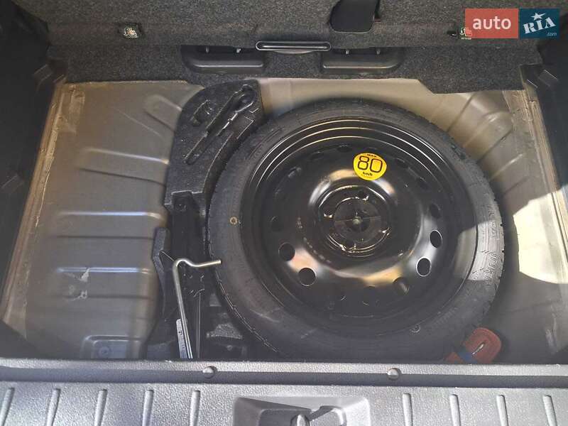 Хэтчбек Nissan Note 2008 в Виннице фото 31 Хэтчбек Nissan Note 2008 в Виннице