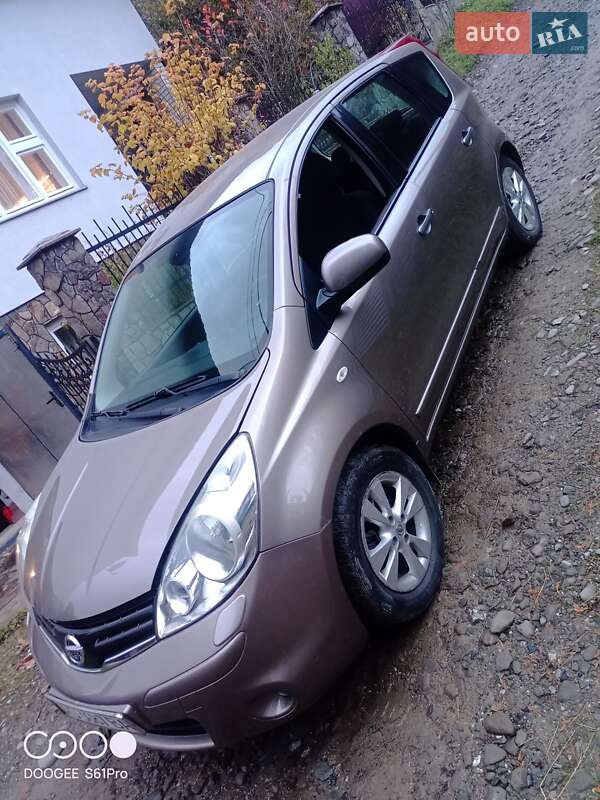Хетчбек Nissan Note 2011 в Рахові