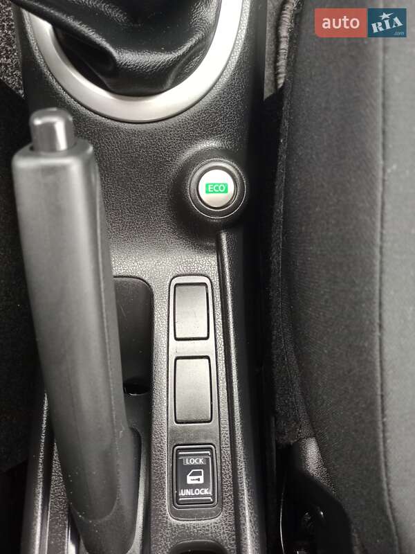 Хэтчбек Nissan Note 2014 в Бродах