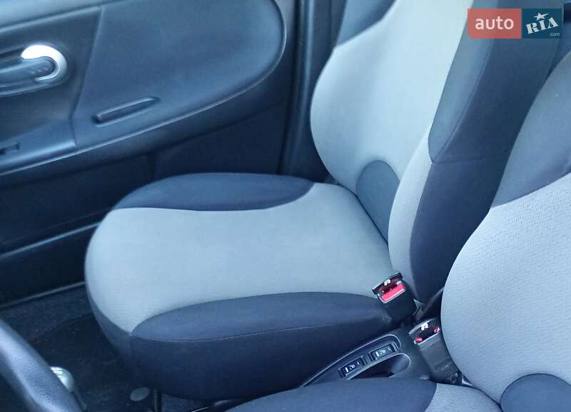 Хэтчбек Nissan Note 2013 в Радивилове фото 19 Хэтчбек Nissan Note 2013 в Радивилове