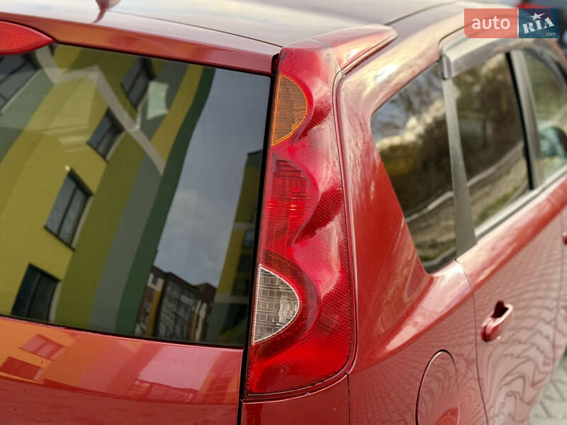 Хетчбек Nissan Note 2012 в Тернополі