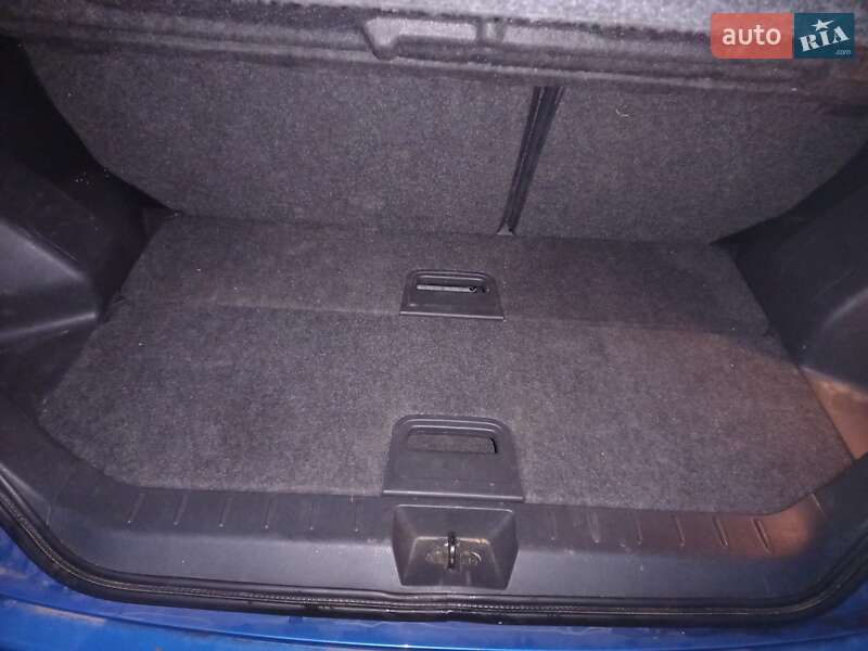 Хетчбек Nissan Note 2009 в Лозовій