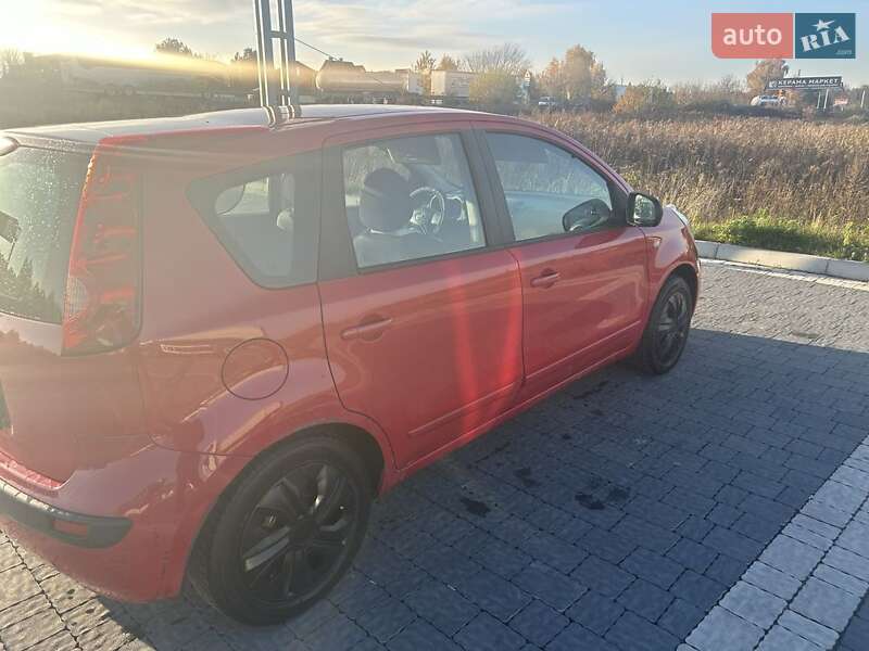 Хэтчбек Nissan Note 2006 в Львове