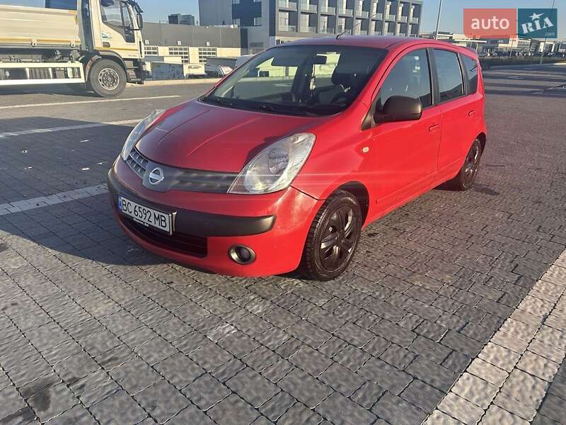 Хэтчбек Nissan Note 2006 в Львове
