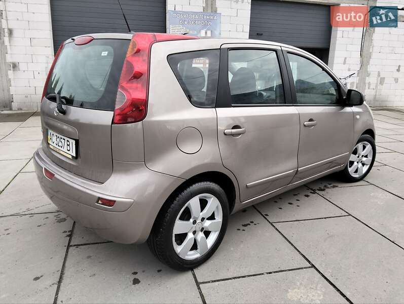 Хэтчбек Nissan Note 2007 в Сокирнице