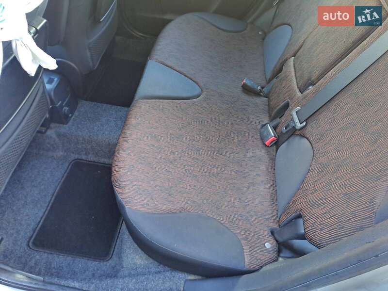 Хэтчбек Nissan Note 2009 в Решетиловке