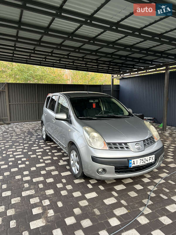Хэтчбек Nissan Note 2006 в Буче