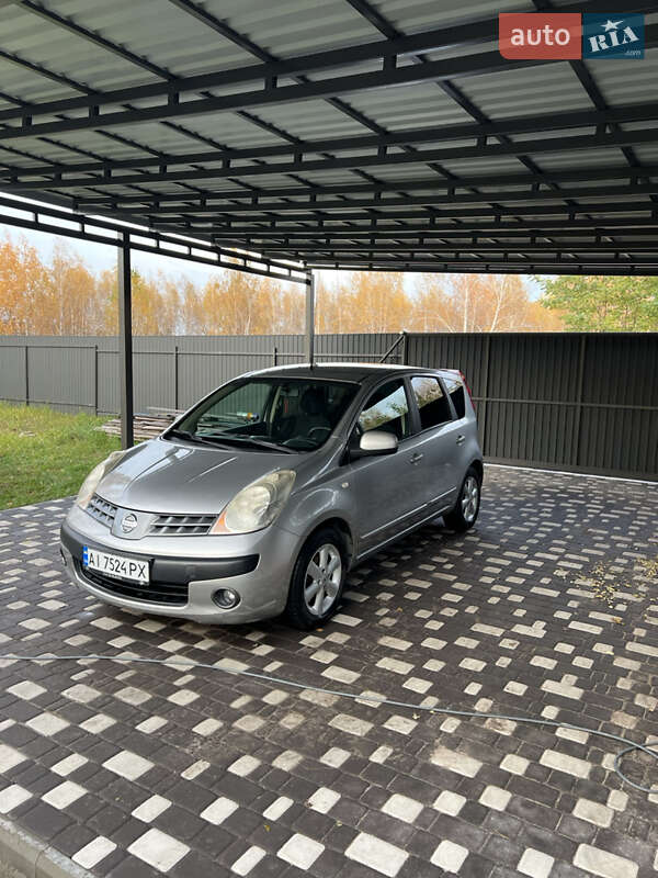 Хэтчбек Nissan Note 2006 в Буче