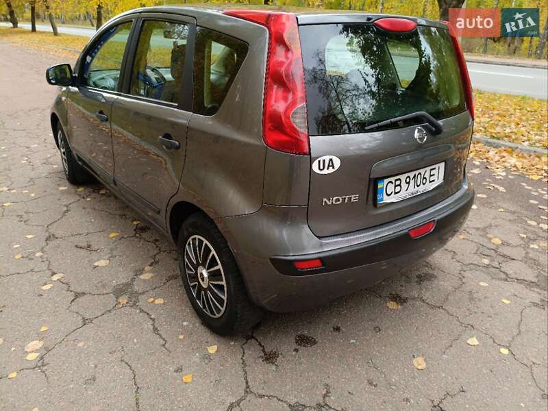 Хэтчбек Nissan Note 2006 в Чернигове