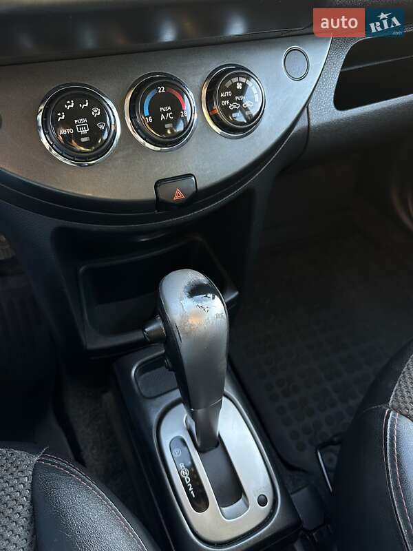 Хэтчбек Nissan Note 2008 в Киеве