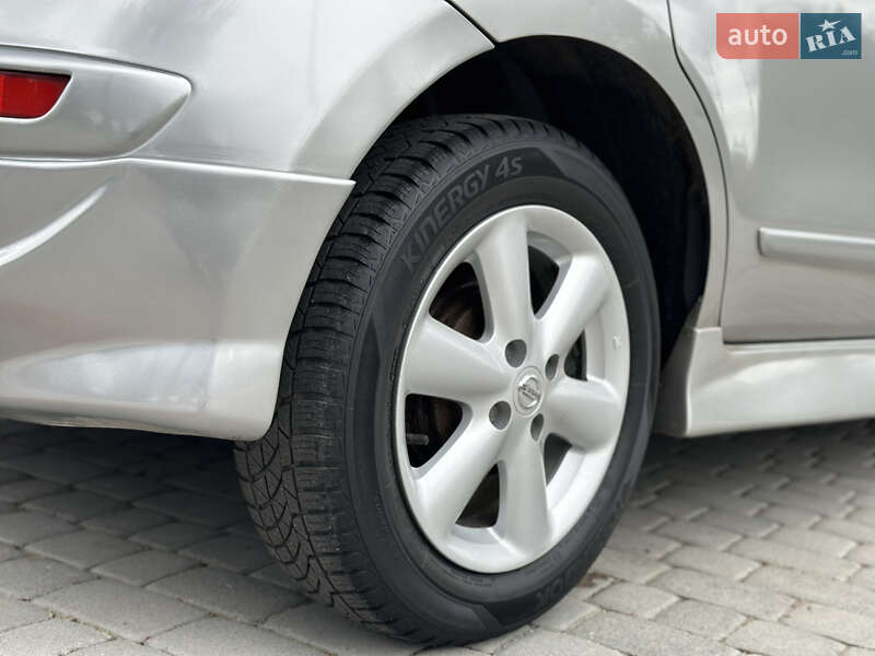 Хэтчбек Nissan Note 2006 в Староконстантинове