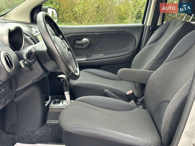 Хэтчбек Nissan Note 2006 в Староконстантинове