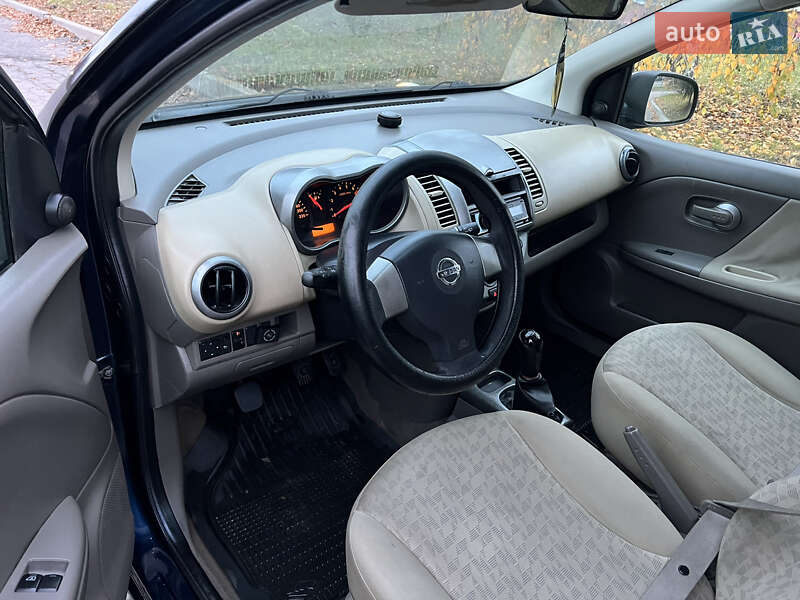 Хэтчбек Nissan Note 2008 в Полтаве