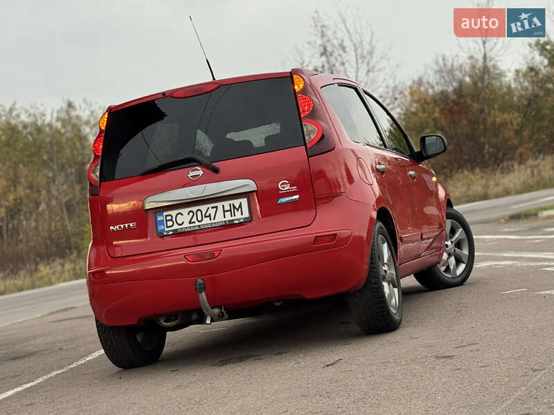 Хетчбек Nissan Note 2011 в Дрогобичі