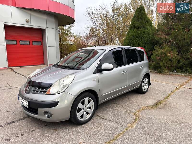 Хэтчбек Nissan Note 2006 в Запорожье