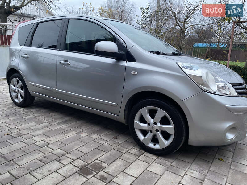 Хэтчбек Nissan Note 2010 в Виннице