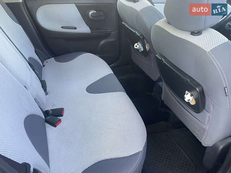 Хэтчбек Nissan Note 2008 в Могилев-Подольске