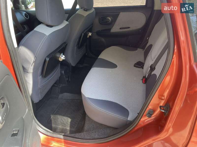 Хэтчбек Nissan Note 2008 в Могилев-Подольске