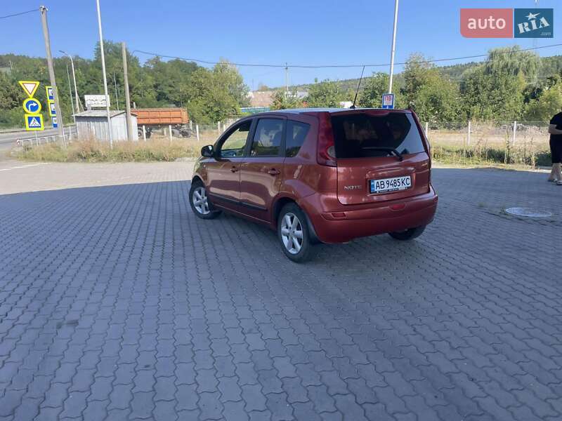Хэтчбек Nissan Note 2008 в Могилев-Подольске