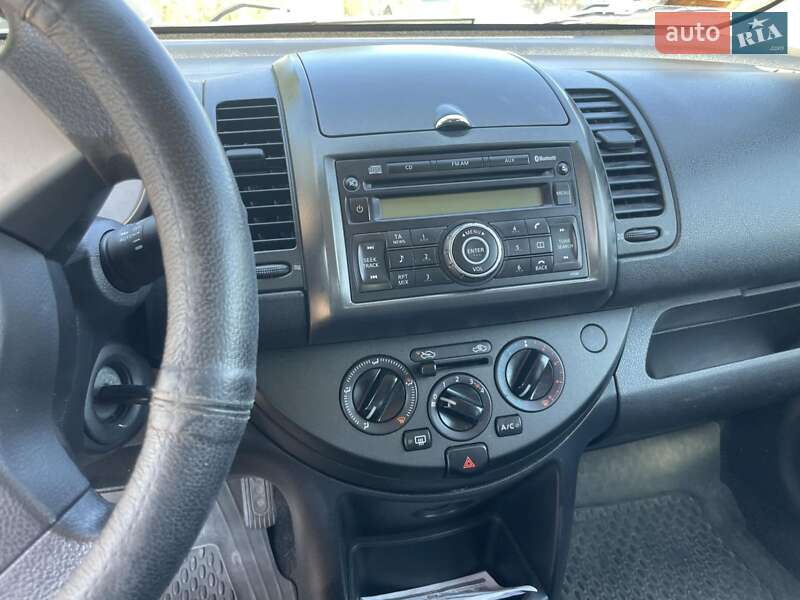 Хэтчбек Nissan Note 2008 в Могилев-Подольске