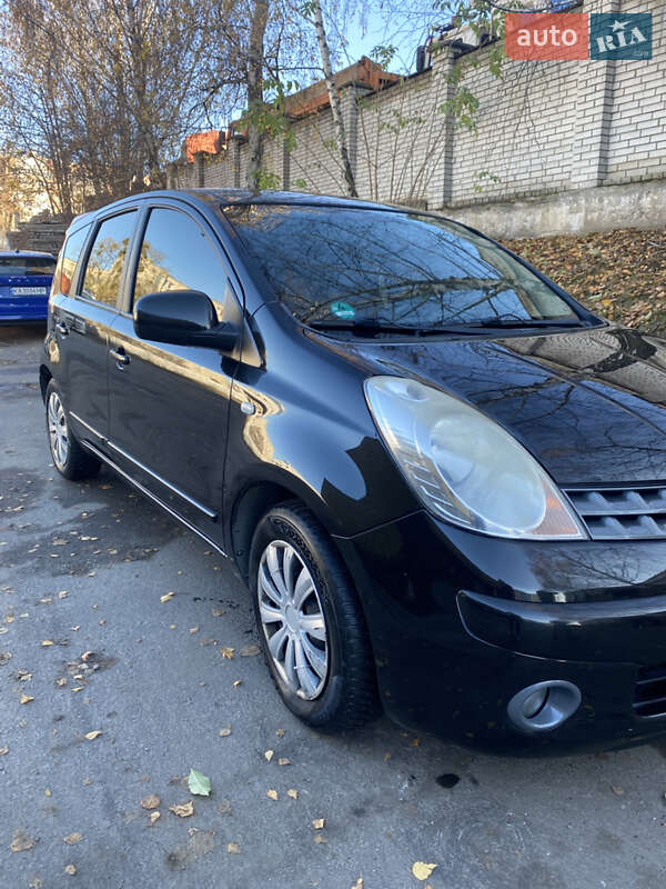 Хэтчбек Nissan Note 2008 в Львове