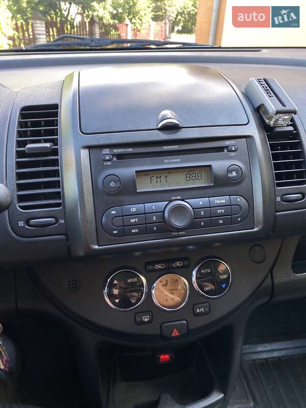 Хэтчбек Nissan Note 2006 в Дубно