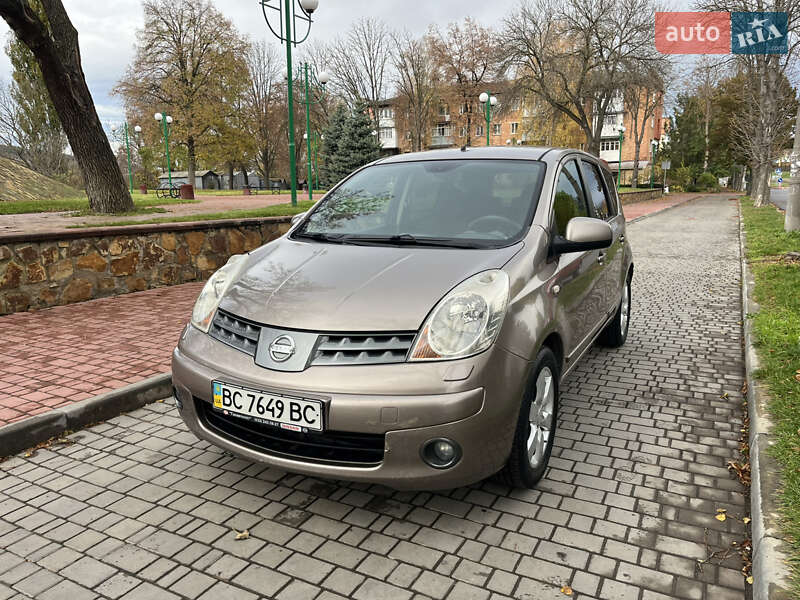 Хэтчбек Nissan Note 2007 в Могилев-Подольске