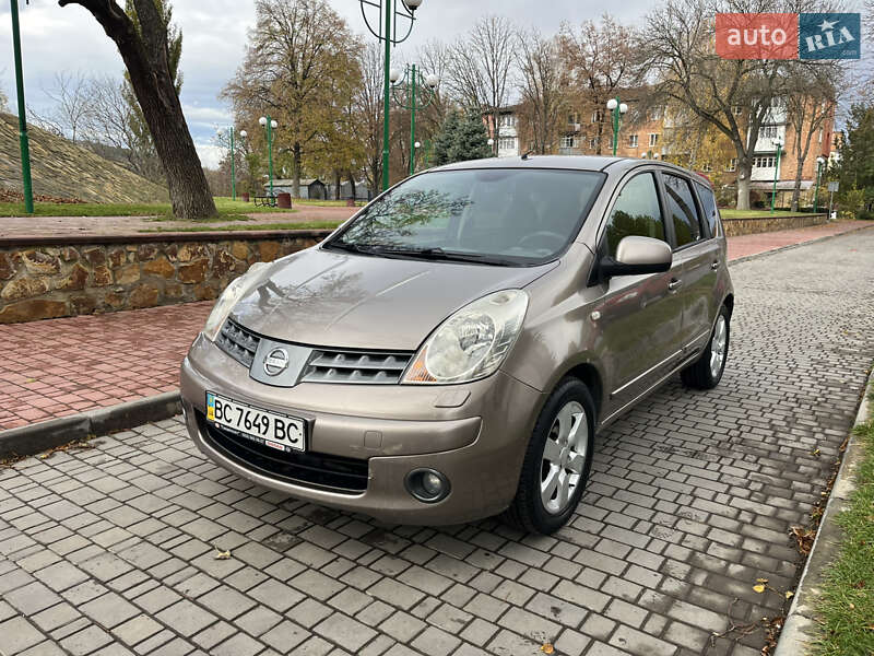 Хэтчбек Nissan Note 2007 в Могилев-Подольске