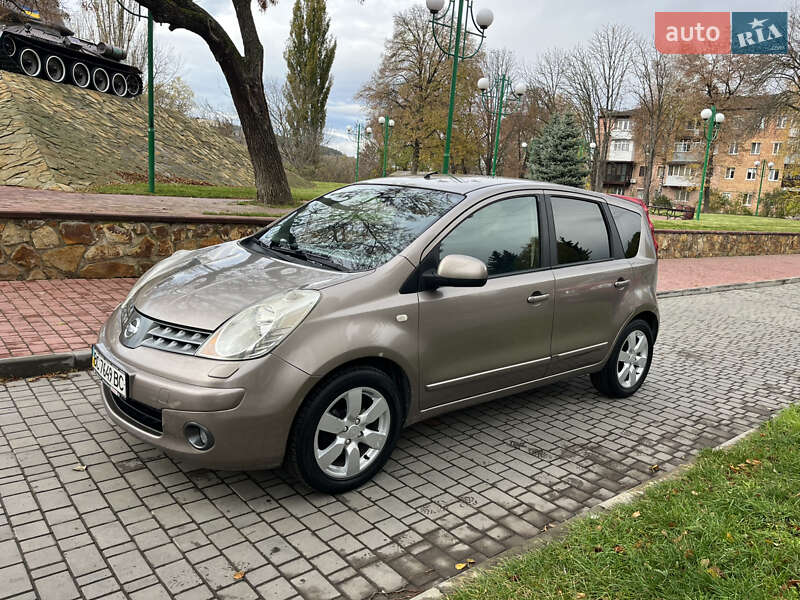 Хэтчбек Nissan Note 2007 в Могилев-Подольске