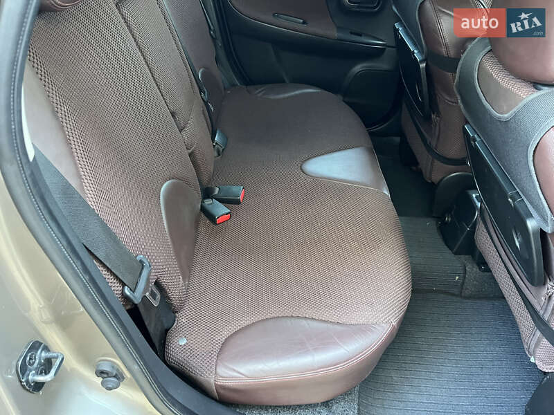 Хэтчбек Nissan Note 2007 в Могилев-Подольске