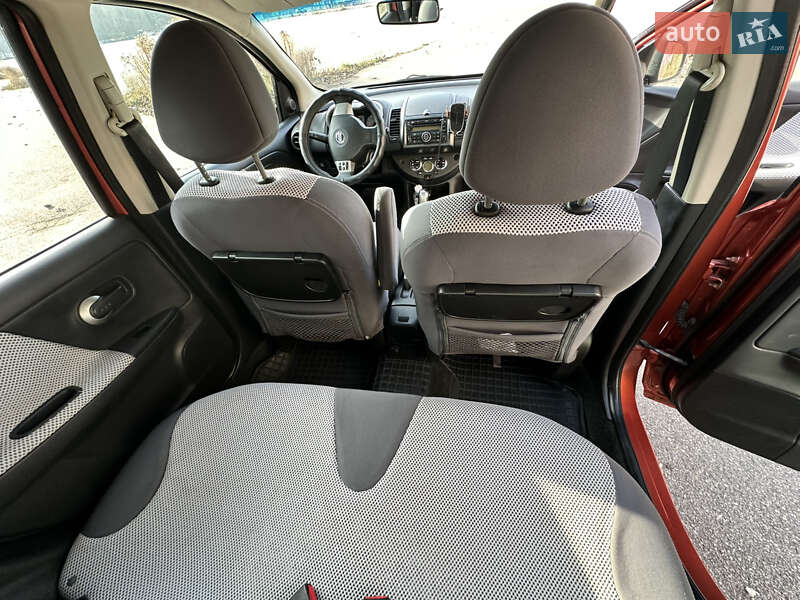 Хетчбек Nissan Note 2007 в Києві фото 10 Хетчбек Nissan Note 2007 в Києві