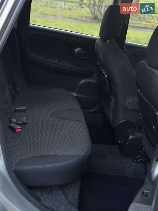 Хэтчбек Nissan Note 2007 в Умани